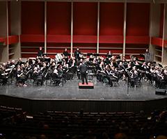 社区 Concert Band on stage